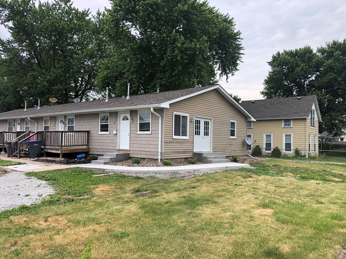 533 2nd Ave W Unit 522, Milan, IL 61264 Apartments in Milan, IL