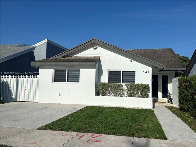 Foto del edificio - 541 SW 89th Ct