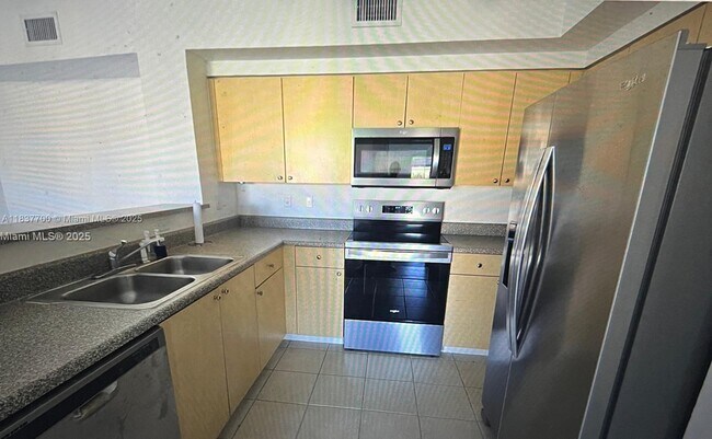Foto del edificio - 2200 E Preserve Way