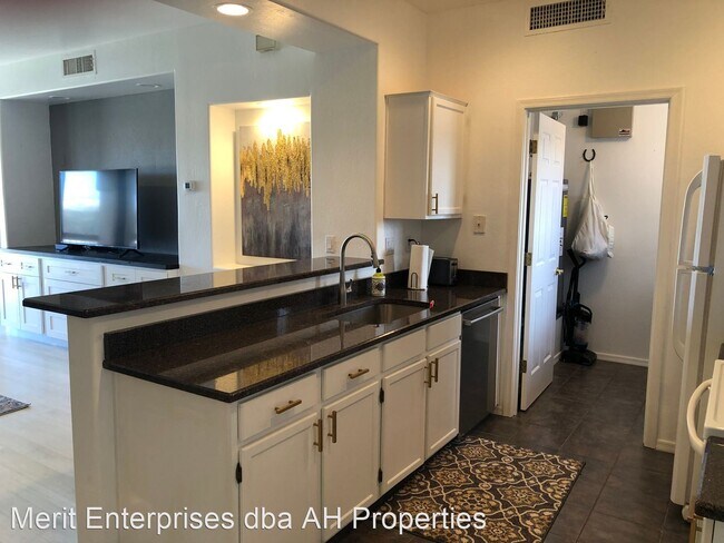 Building Photo - 2 br, 2 bath House - 9253 N FIREBRICK DR #239