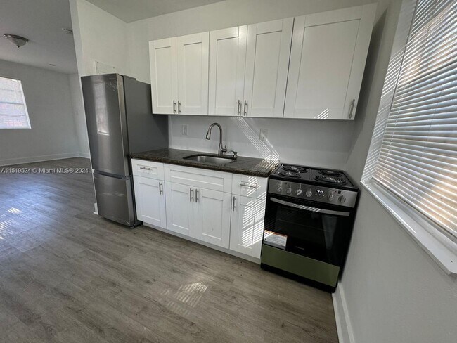 Foto del edificio - 4042 NW 23rd Ave