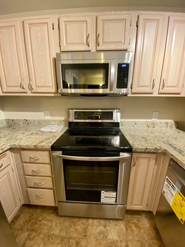 Building Photo - 11375 E Sahuaro Dr