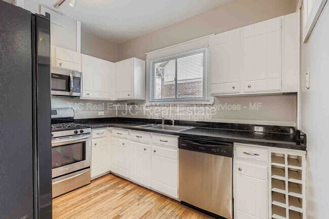 Foto del edificio - 769 Monroe St