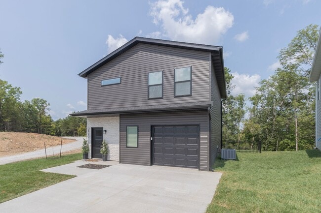 Building Photo - 725 Ella Dr