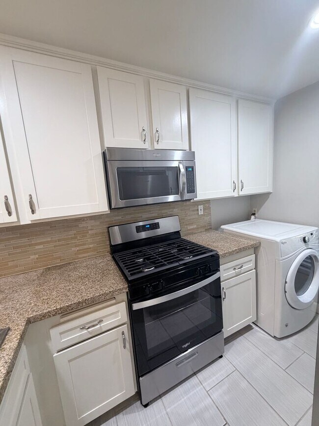 Foto del edificio - Charming 1 Bedroom, 1 bath condo in the heart of Irvine