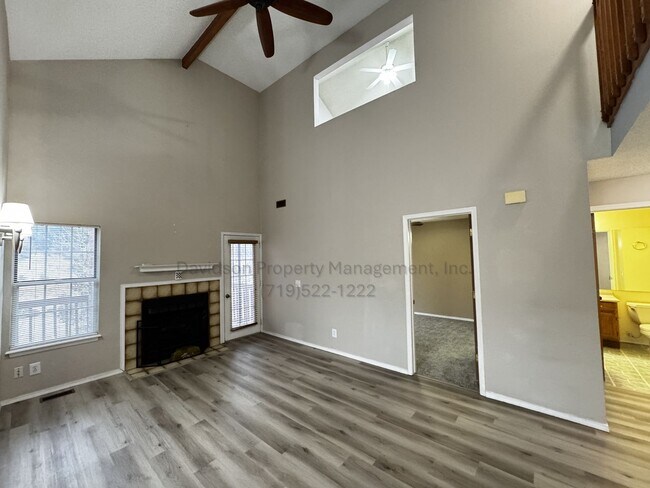 Foto del edificio - 2129 Troy Ct