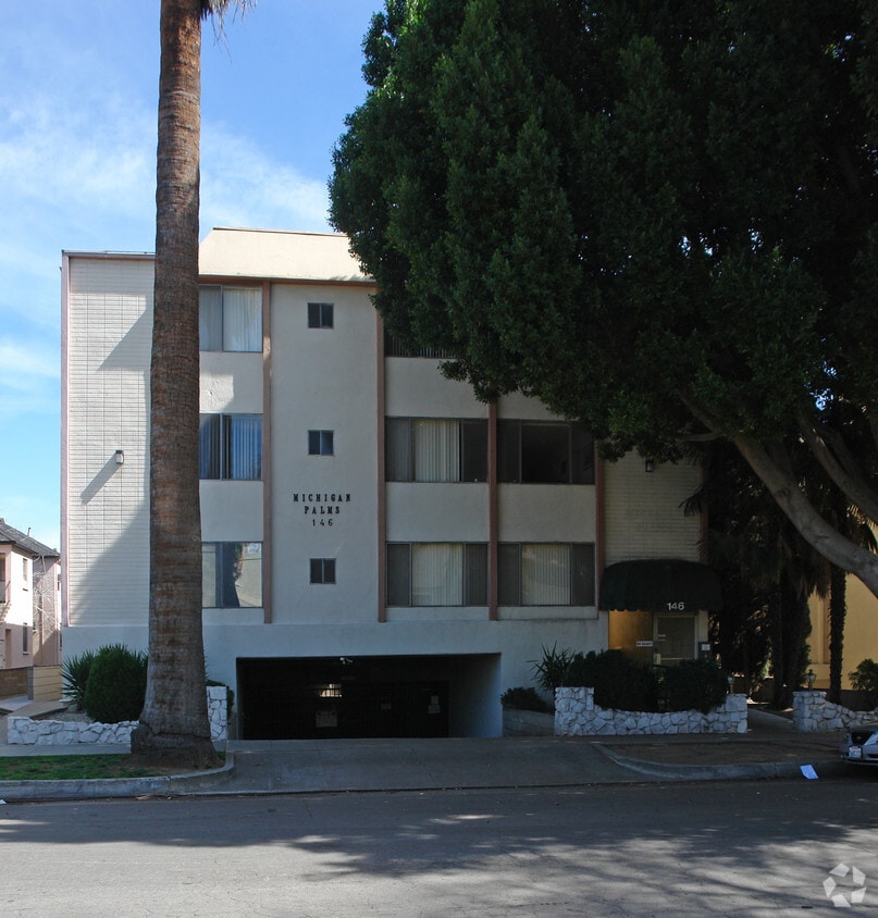 Building Photo - Michigan Palms