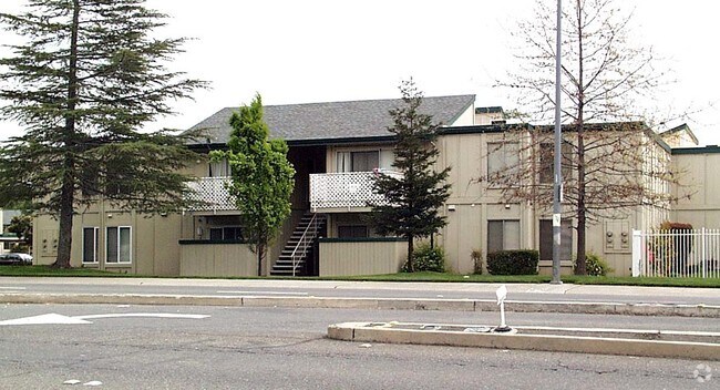 Foto del edificio - Madison Oaks Apartments