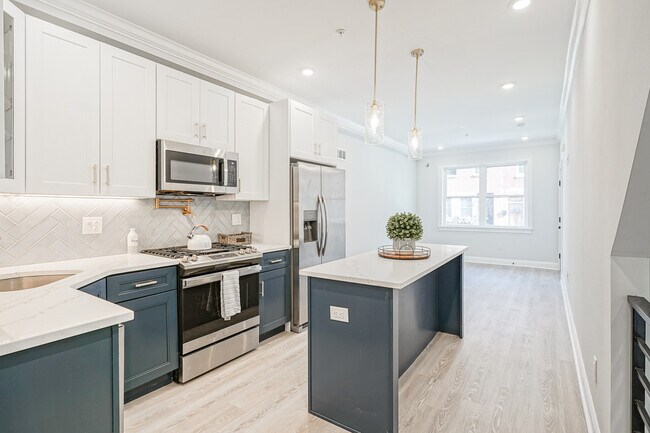 Photo - 1006 S 19th St Apartment