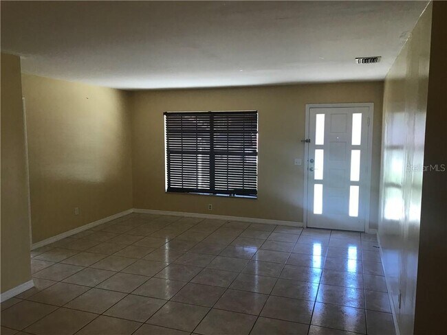 Building Photo - 1219 Julian Ln Dr