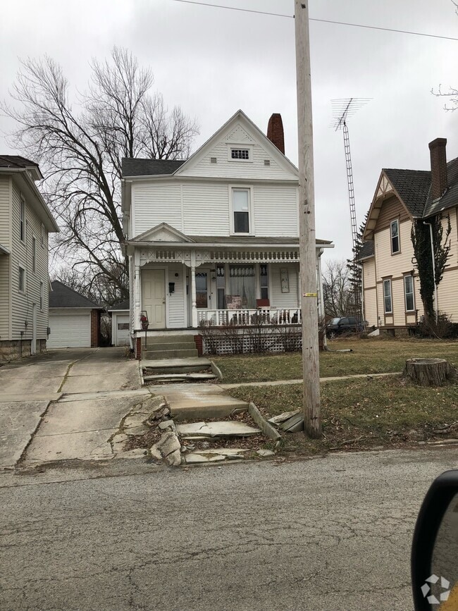 Building Photo - 921 Hayes Ave