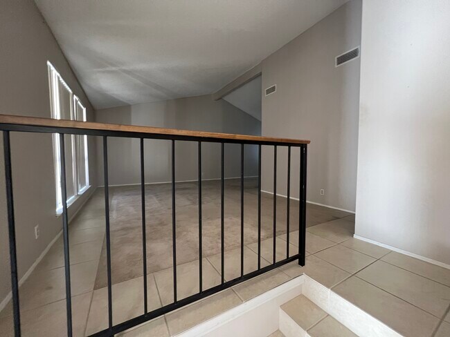 Building Photo - 5940 Yorba Ct