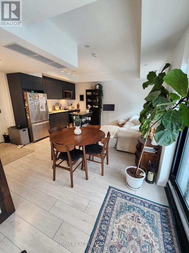 Photo du bâtiment - 1612 Charles St