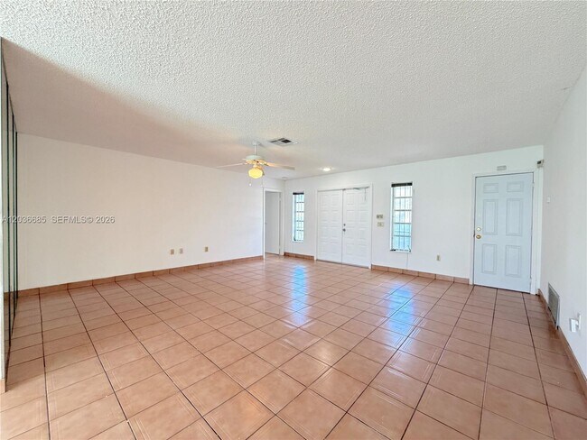 Foto del edificio - 11711 NW 29th St