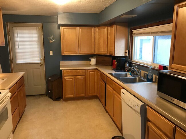 Foto del edificio - 995 Old US Route 33