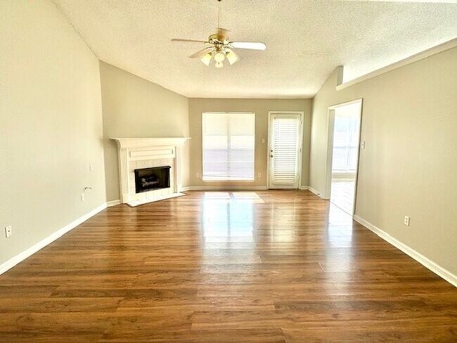 Building Photo - Now Leasing A 3 Bedroom 2 Bath Home In Sou...