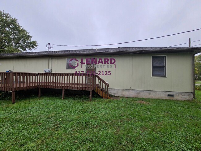 Building Photo - 204 E Division - Gothard | Jones