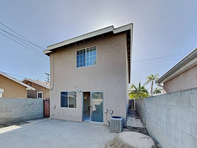 Building Photo - 13405 Bixler Ave