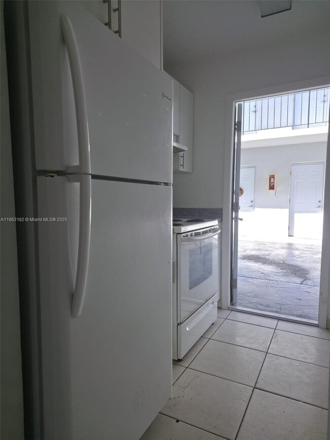 Foto del edificio - 2040 NE 170th St