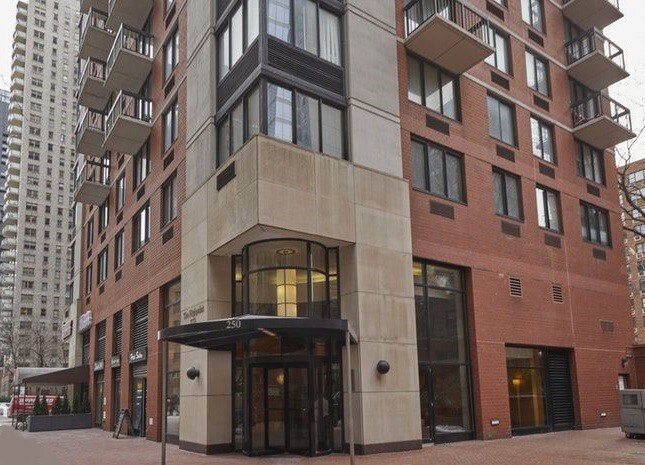 Foto principal - 250 E 40th St