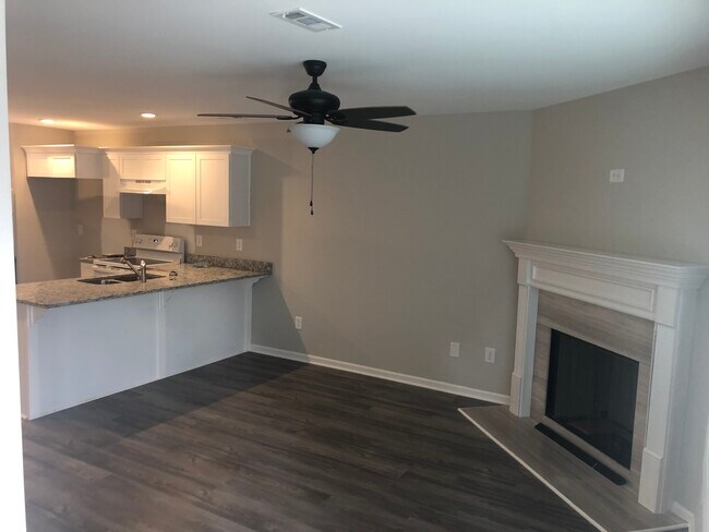 Building Photo - 6370 Eidson Dr