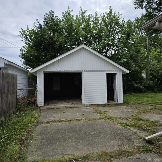 Foto del edificio - 23100 Shakespeare Ave