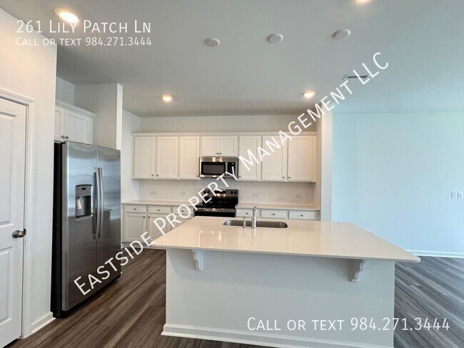 Foto del edificio - 261 Lily Patch Ln