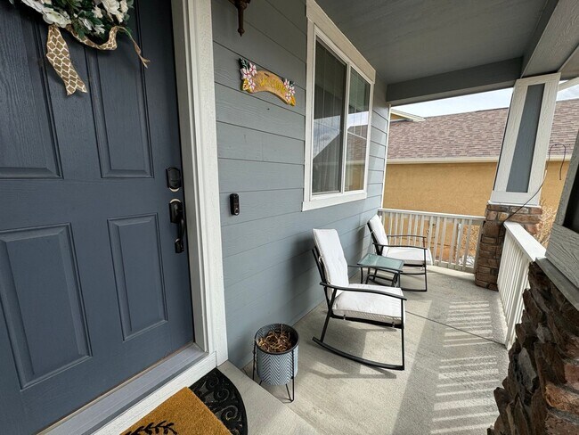Building Photo - Lovely 3 Bedroom with unfinished walk out ...