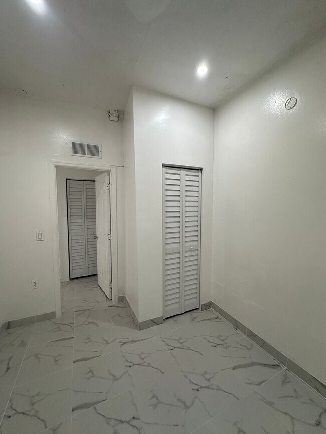 Foto del edificio - 804 Orange Ave