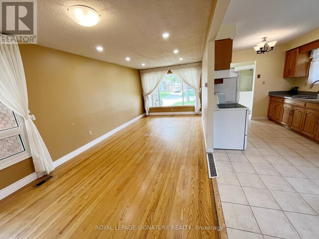 Building Photo - 86 Gardiner Dr