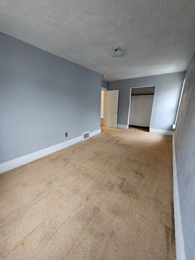 Foto del edificio - 1014 E 5th St