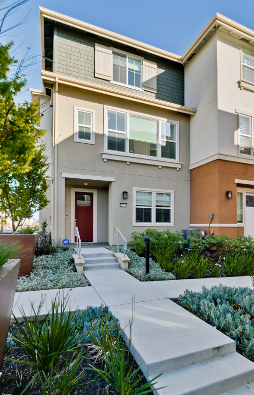 Primary Photo - 37950 Luma Terrace