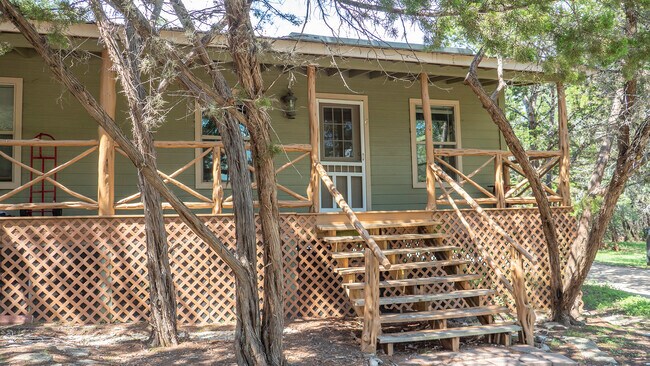 Building Photo - 123 Walnut Grove Rd