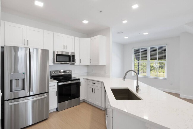 The Waterfront on Hatchett Creek - 100 Hatchett Creek Venice, FL