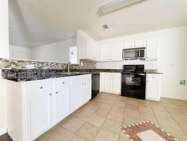 Foto del edificio - 3808 Summer Hill Dr