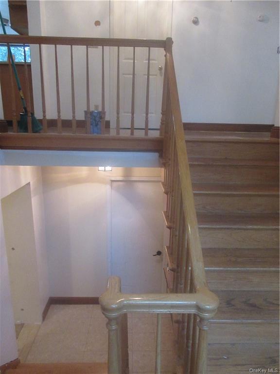 Building Photo - 12 Lindbergh Ln