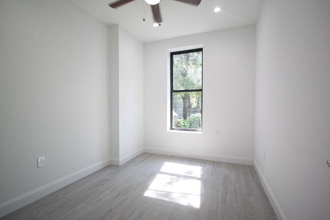 Foto del edificio - 186 Howard Ave