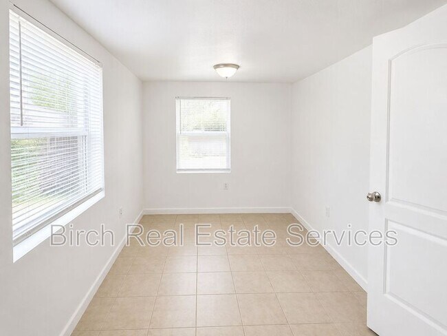 Foto del edificio - 1725 Preston St S
