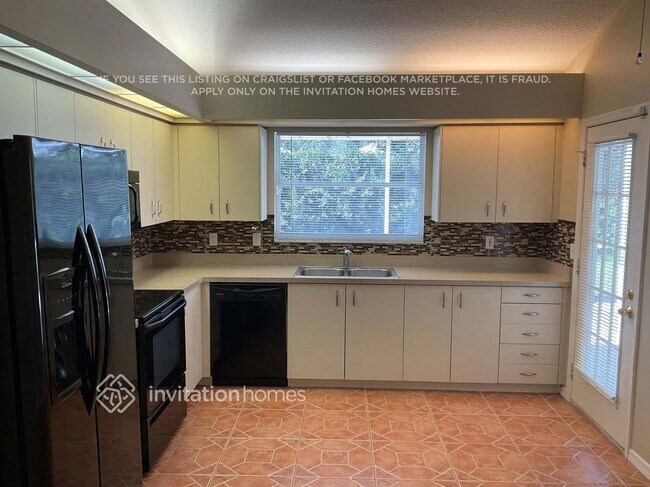 Building Photo - 17623 Esprit Dr