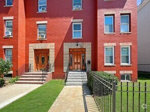 Building Photo - 94 Winthrop St