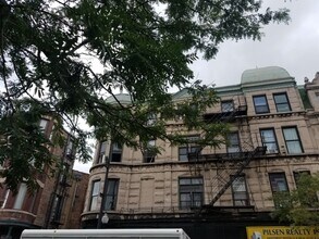 Building Photo - 1332 W 18th St