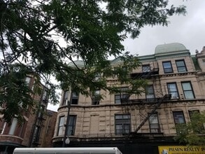 Building Photo - 1332 W 18th St