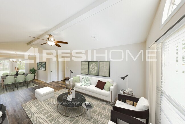 Foto del edificio - 12810 Scott Ln