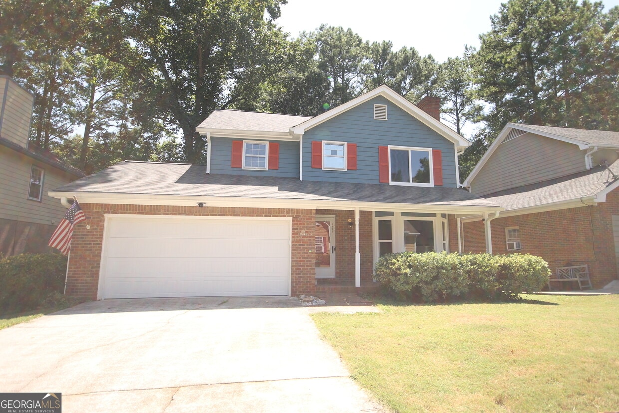Primary Photo - 3991 Berry Hill Trail