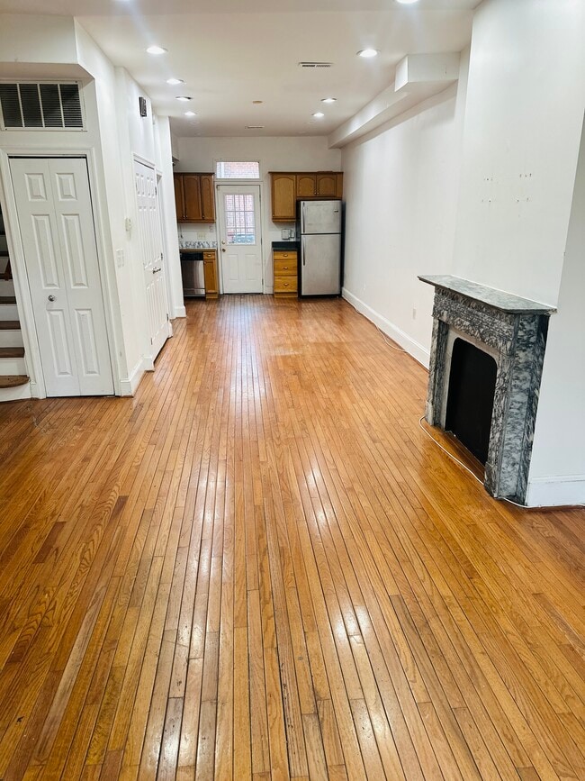 Main Floor - 717 S St NW