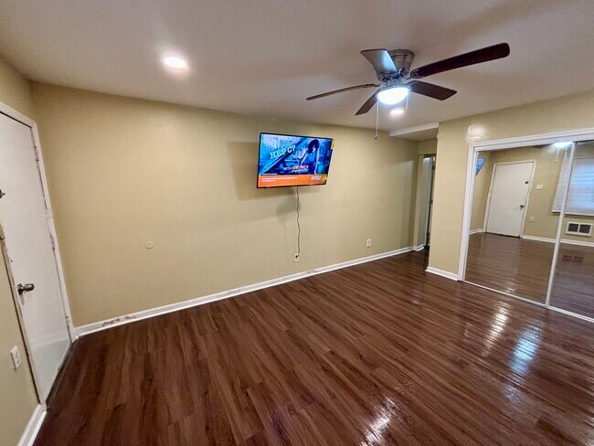 Foto del edificio - 6043 Wister St