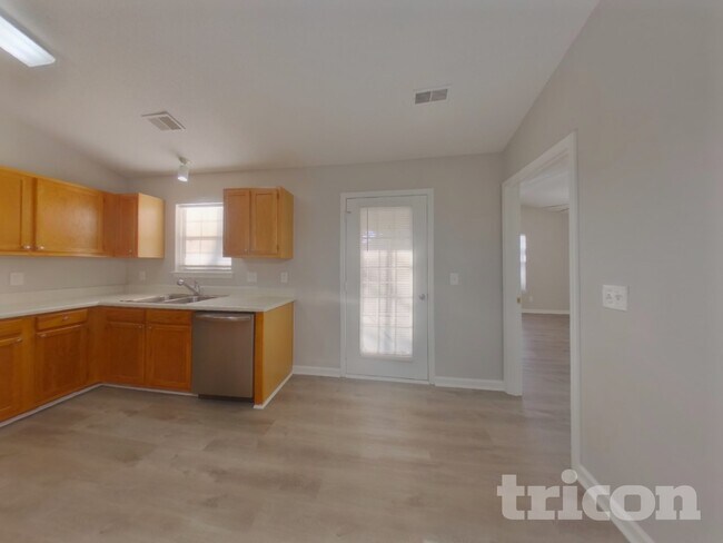 Foto del edificio - 173 Burma Rd