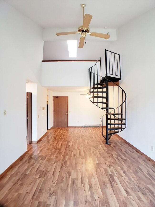 Interior Photo - Orchard Village