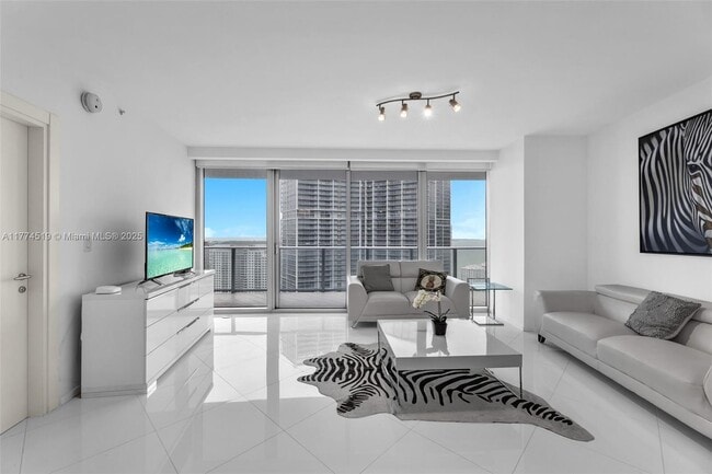 Building Photo - 200 Biscayne Blvd