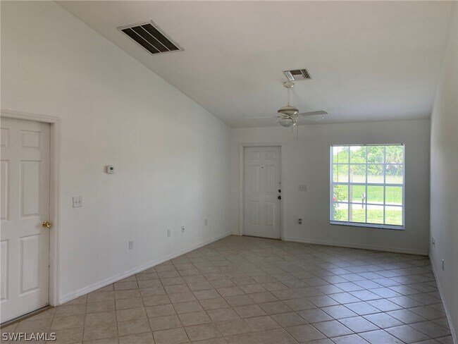 Foto del edificio - 1424 NE 13th Pl